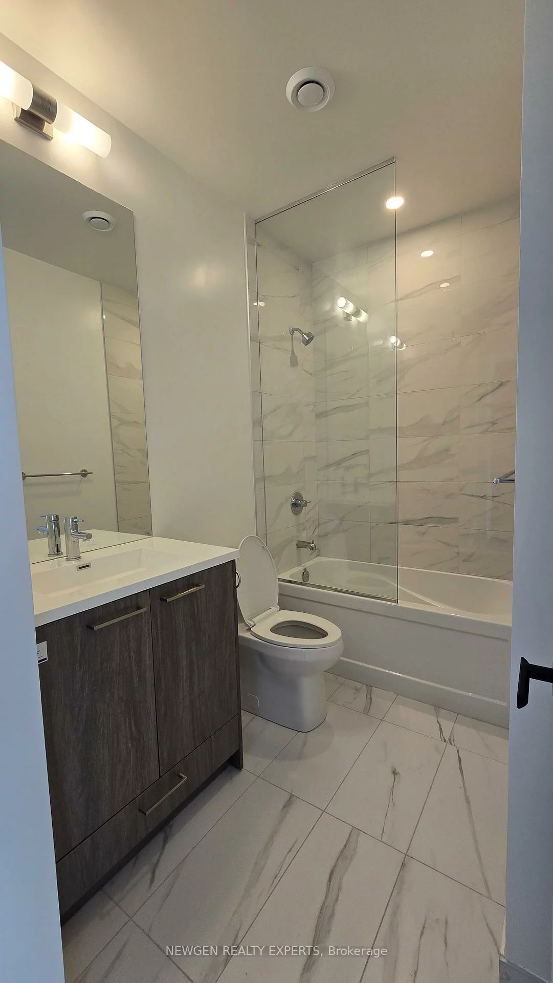 28, Interchange, Vaughan Corporate Centre, Vaughan