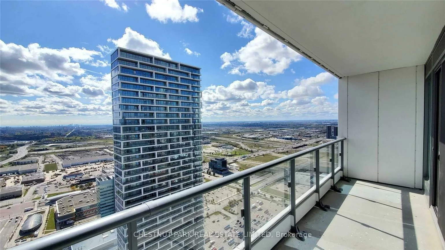 898, Portage, Vaughan Corporate Centre, Vaughan