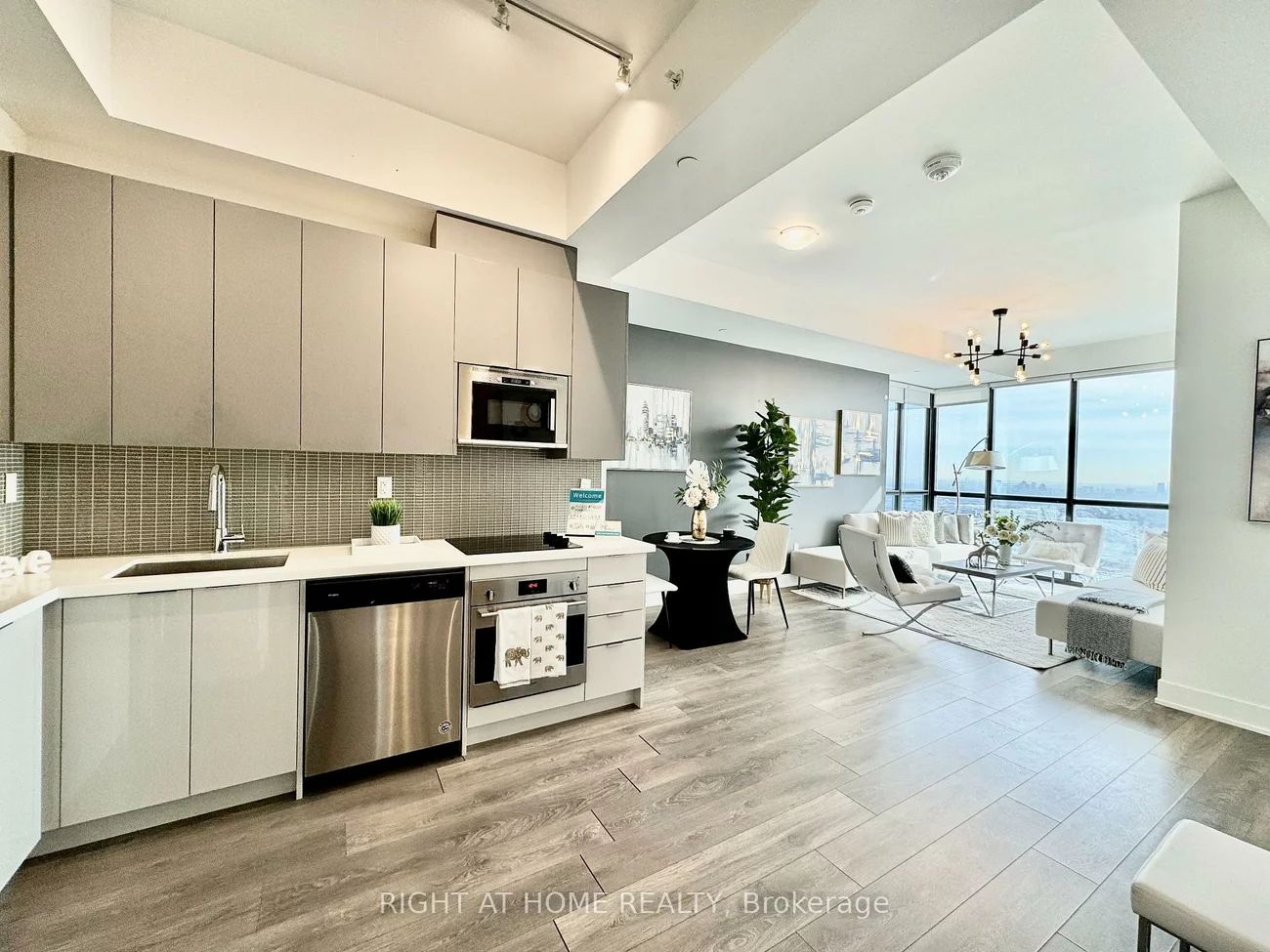 2908, Highway 7, Concord, Vaughan
