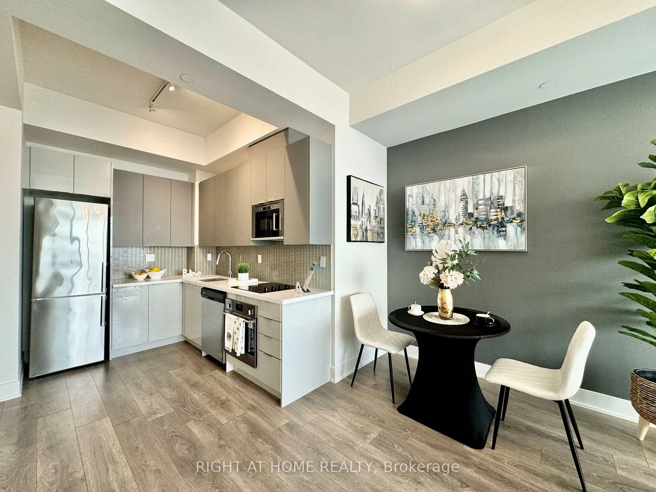 2908, Highway 7, Concord, Vaughan