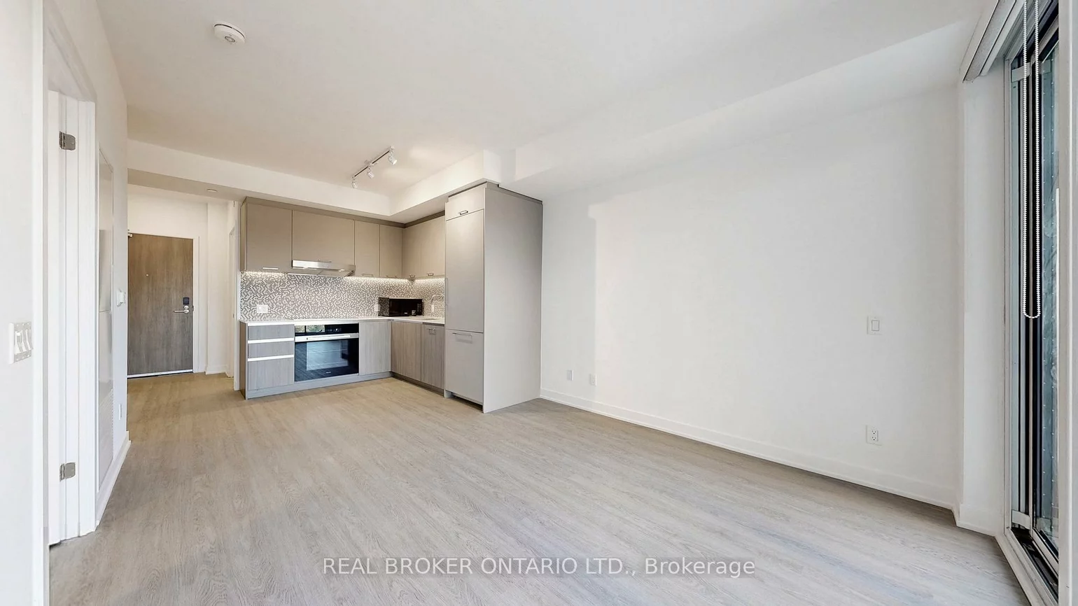 8188, Yonge, Uplands, Vaughan