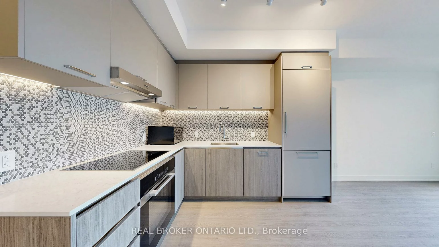 8188, Yonge, Uplands, Vaughan