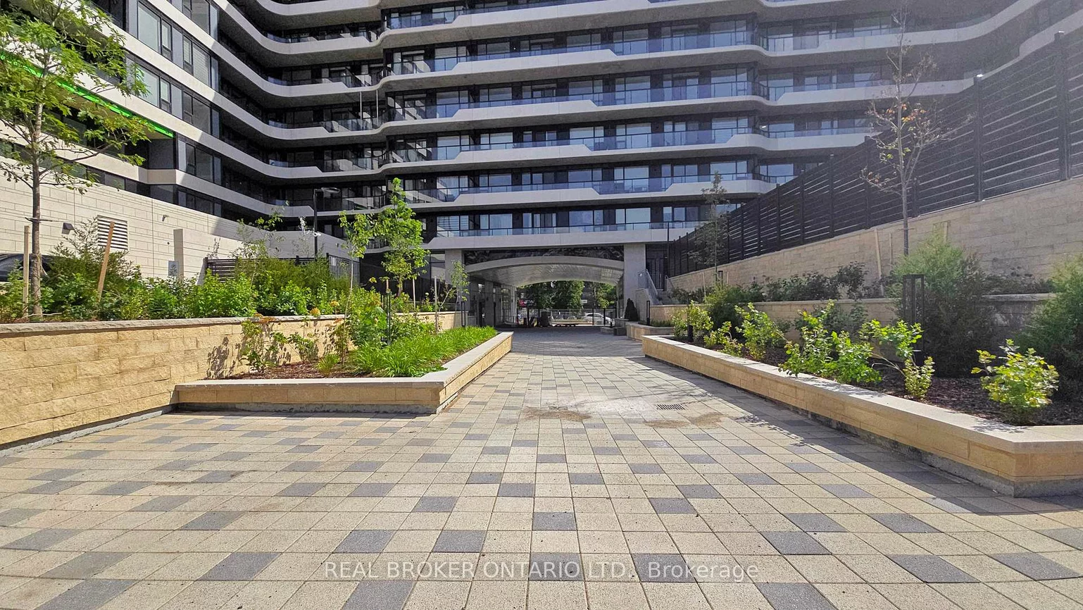 8188, Yonge, Uplands, Vaughan