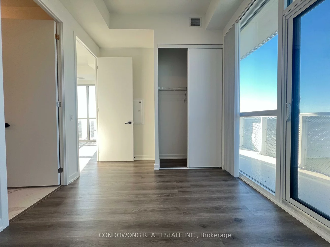 225, Commerce, Vaughan Corporate Centre, Vaughan