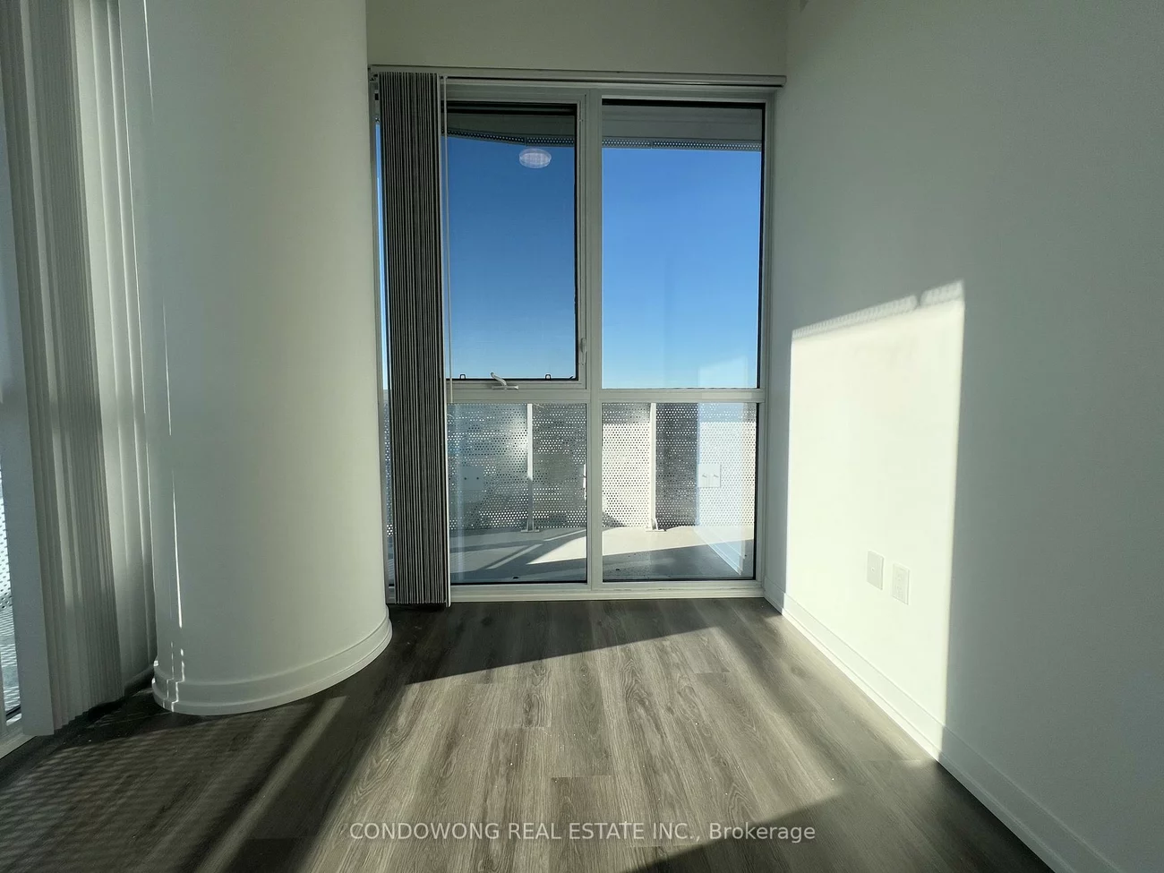 225, Commerce, Vaughan Corporate Centre, Vaughan