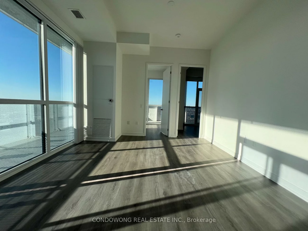 225, Commerce, Vaughan Corporate Centre, Vaughan