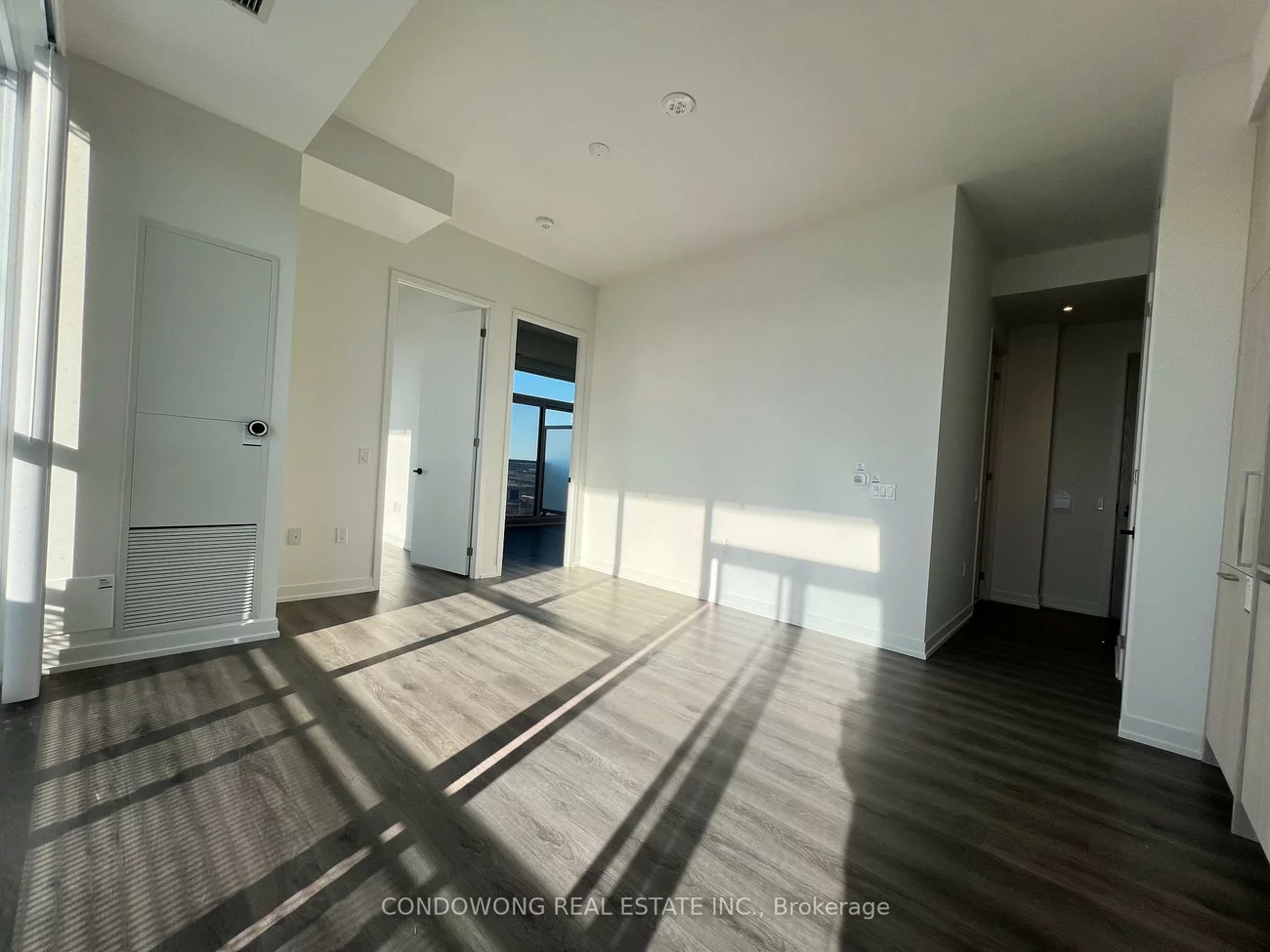 225, Commerce, Vaughan Corporate Centre, Vaughan