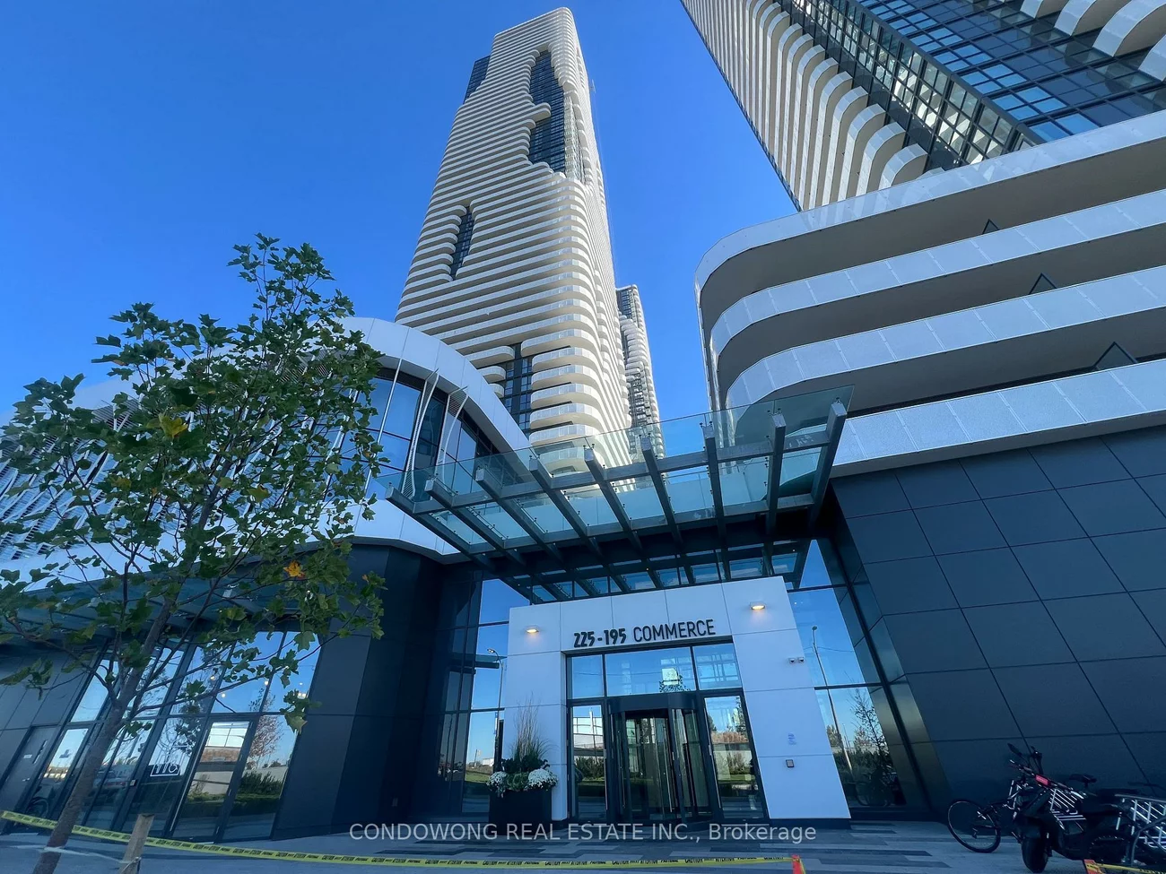 225, Commerce, Vaughan Corporate Centre, Vaughan