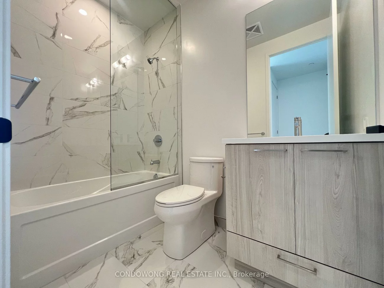 225, Commerce, Vaughan Corporate Centre, Vaughan