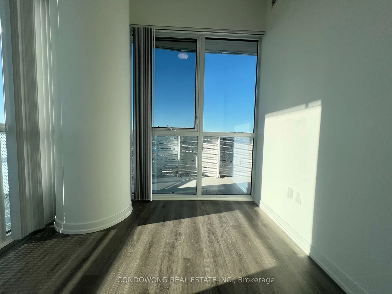 225, Commerce, Vaughan Corporate Centre, Vaughan