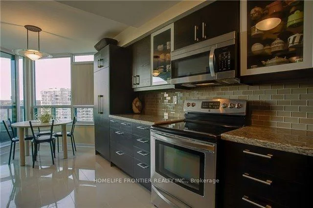 7250, Yonge, Crestwood-Springfarm-Yorkhill, Vaughan
