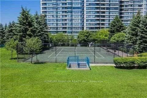 7250, Yonge, Crestwood-Springfarm-Yorkhill, Vaughan