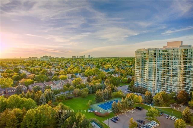 7250, Yonge, Crestwood-Springfarm-Yorkhill, Vaughan