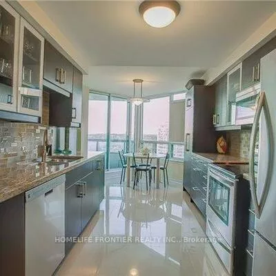 7250, Yonge, Crestwood-Springfarm-Yorkhill, Vaughan