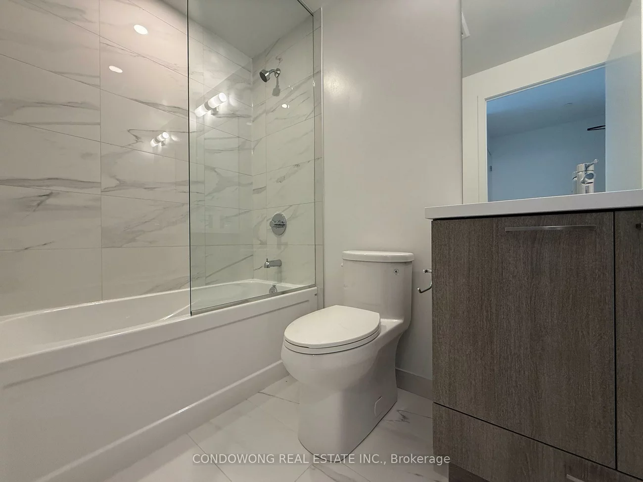 225, Commerce, Vaughan Corporate Centre, Vaughan