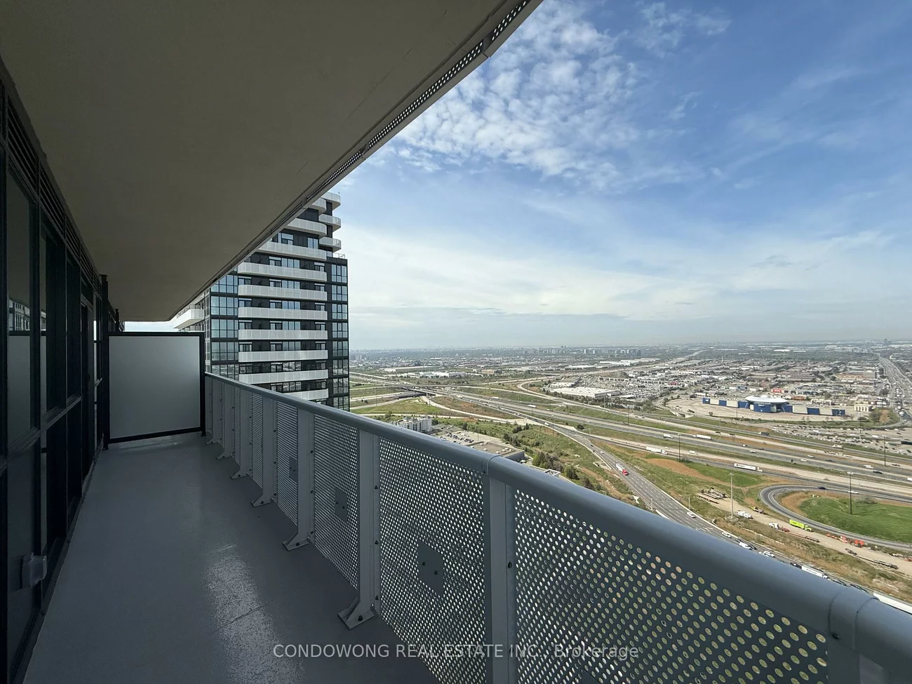 225, Commerce, Vaughan Corporate Centre, Vaughan