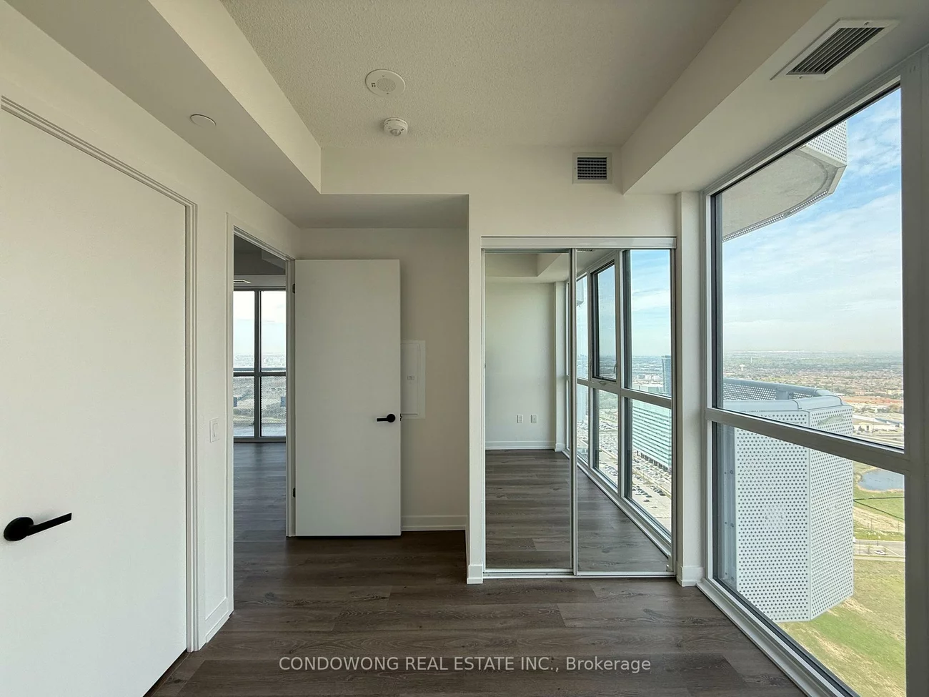 225, Commerce, Vaughan Corporate Centre, Vaughan