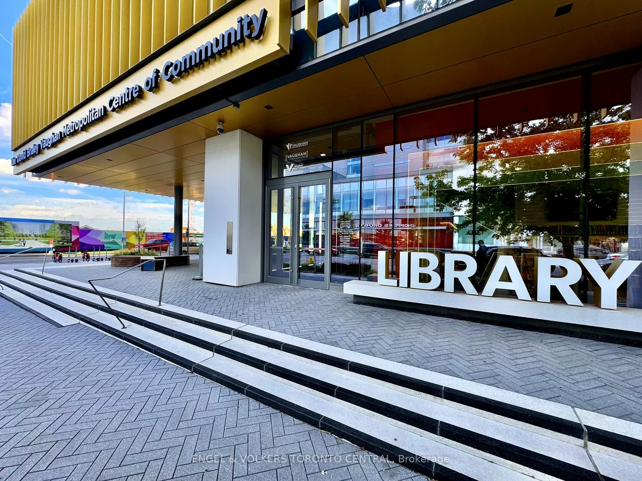 225, Commerce, Vaughan Corporate Centre, Vaughan