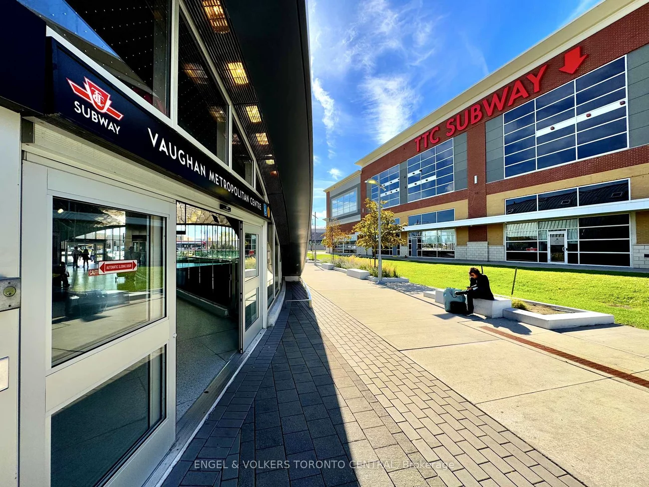 225, Commerce, Vaughan Corporate Centre, Vaughan
