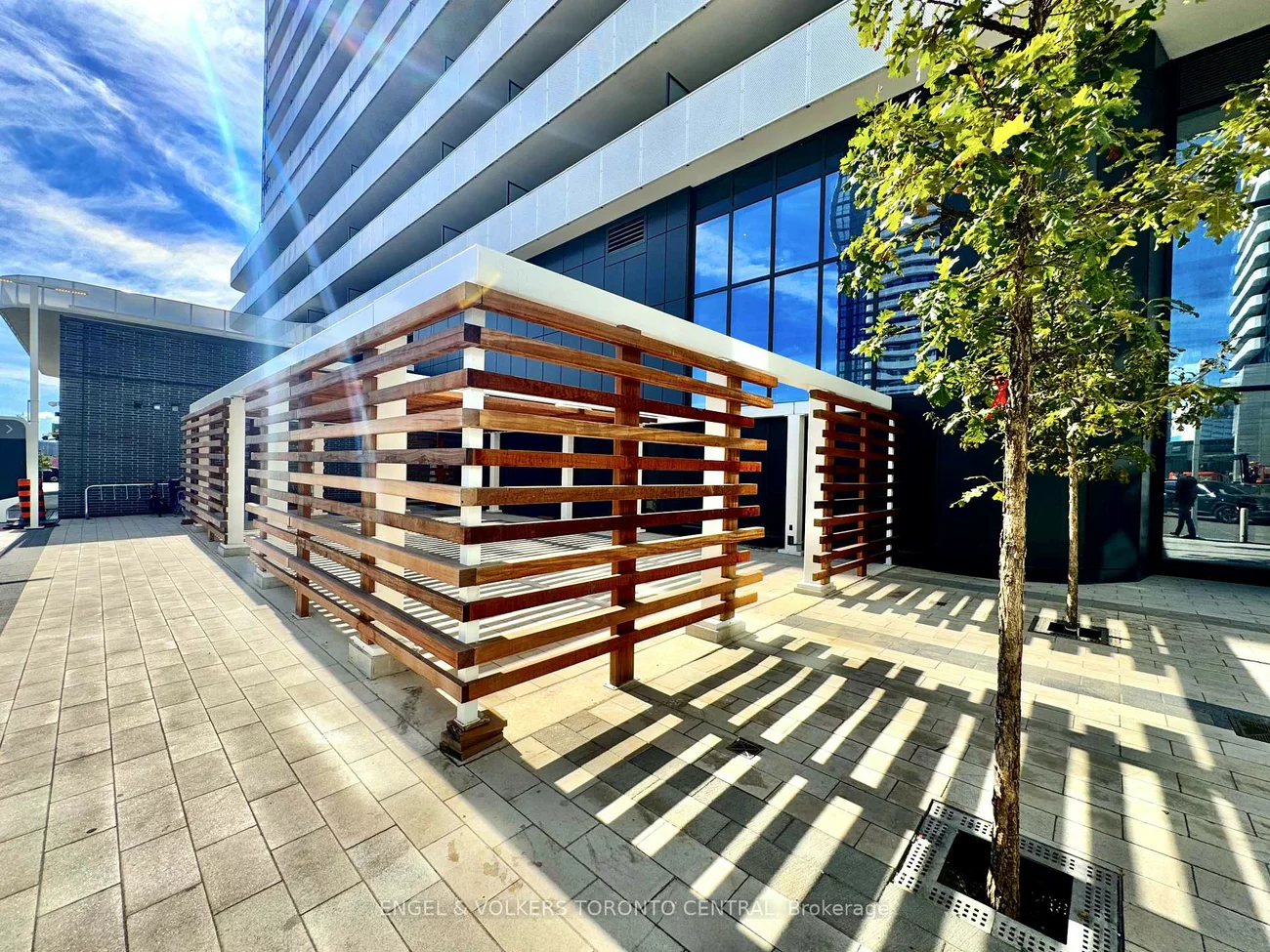 225, Commerce, Vaughan Corporate Centre, Vaughan
