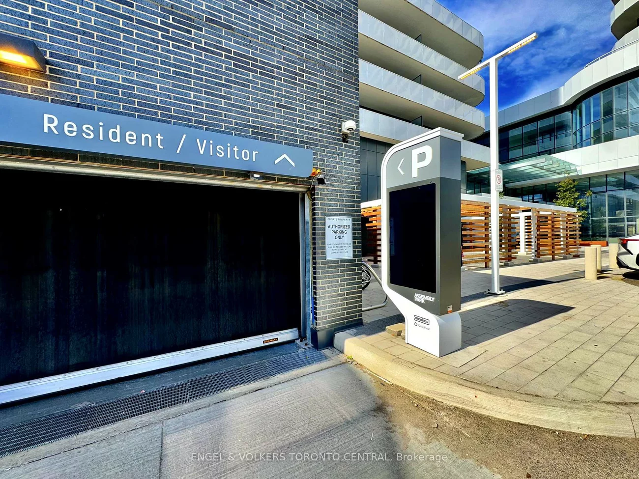 225, Commerce, Vaughan Corporate Centre, Vaughan