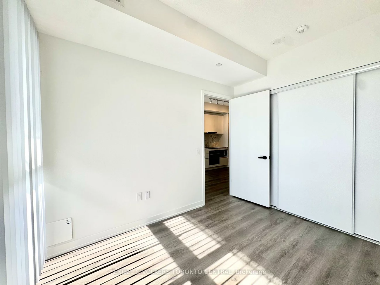 225, Commerce, Vaughan Corporate Centre, Vaughan
