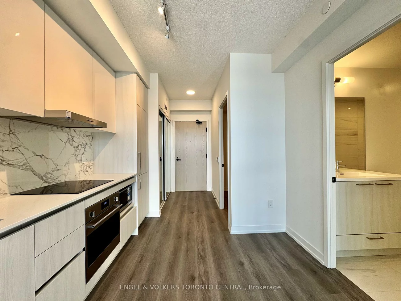 225, Commerce, Vaughan Corporate Centre, Vaughan