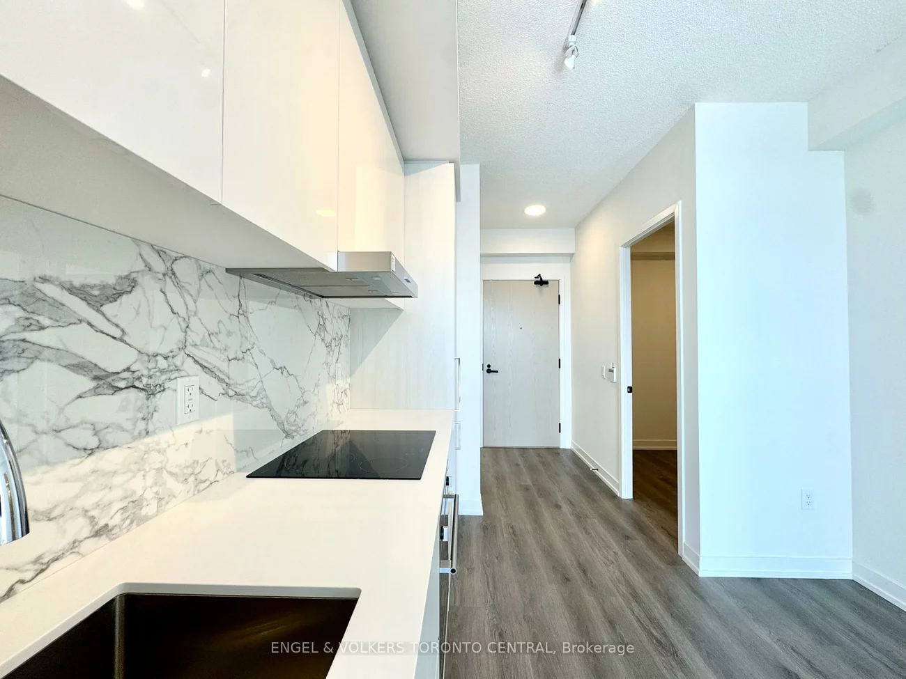 225, Commerce, Vaughan Corporate Centre, Vaughan