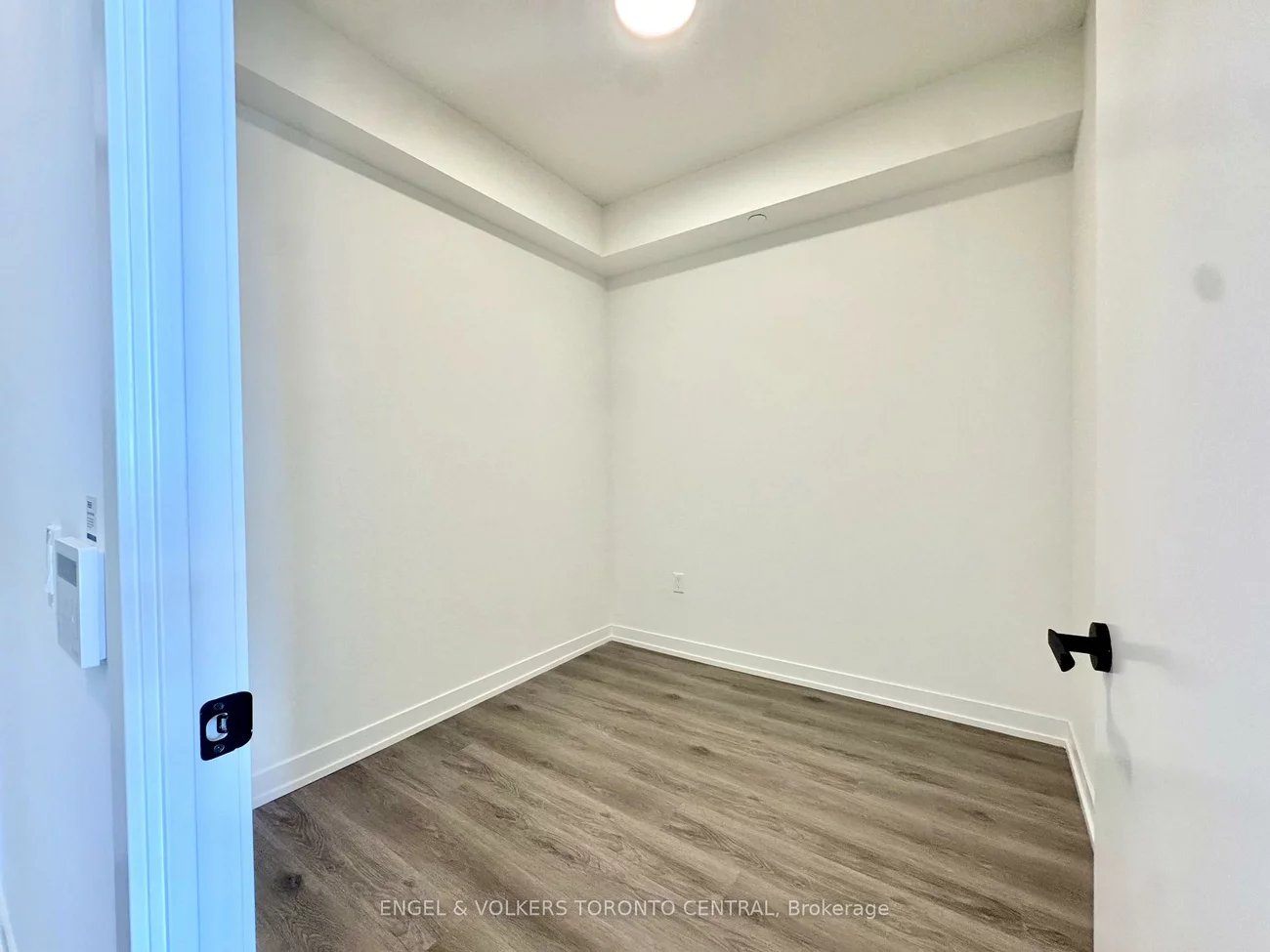225, Commerce, Vaughan Corporate Centre, Vaughan