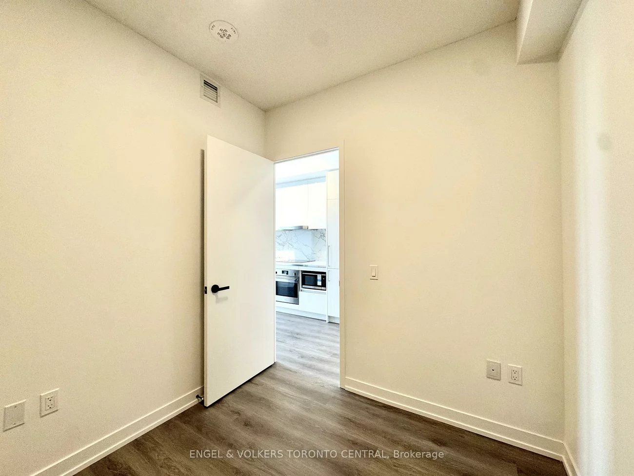 225, Commerce, Vaughan Corporate Centre, Vaughan