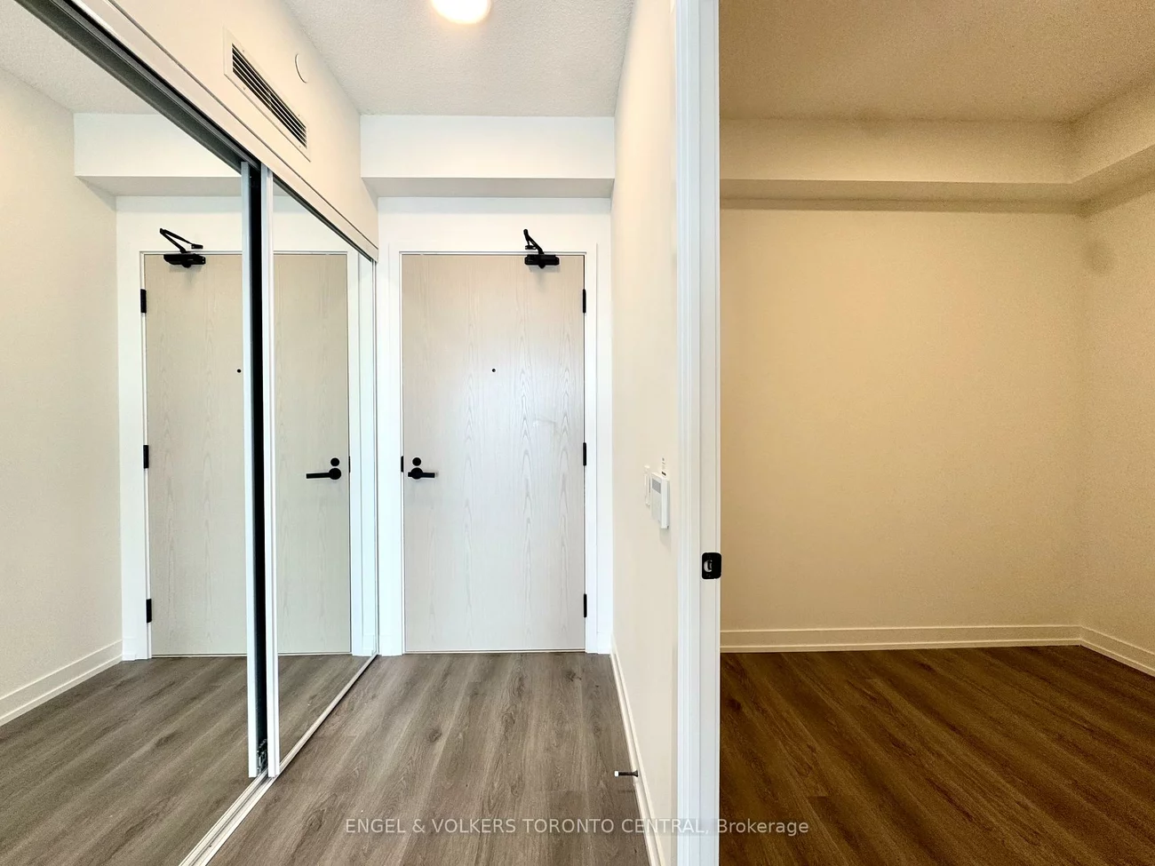 225, Commerce, Vaughan Corporate Centre, Vaughan