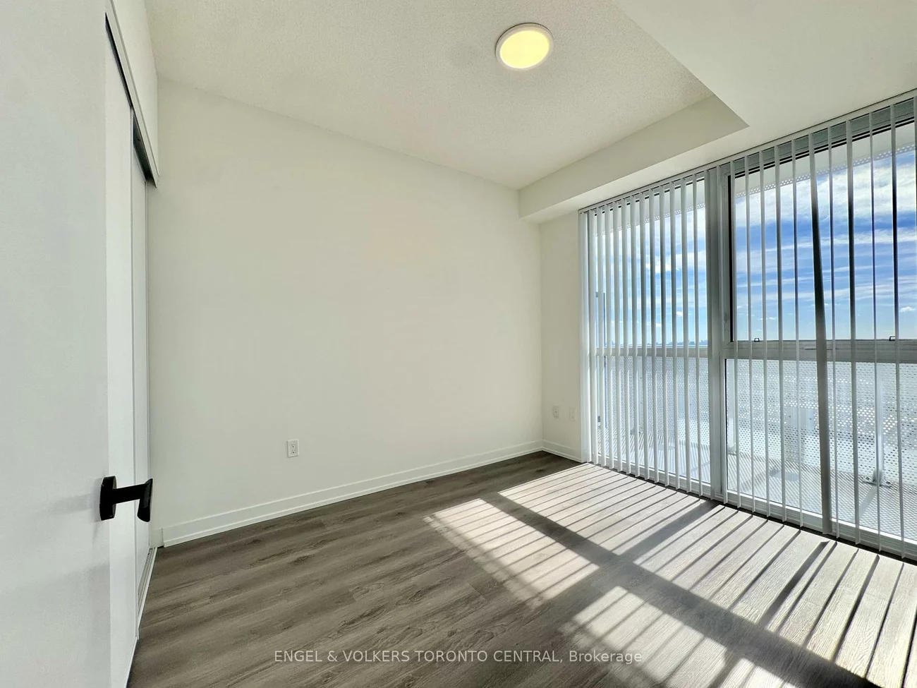 225, Commerce, Vaughan Corporate Centre, Vaughan