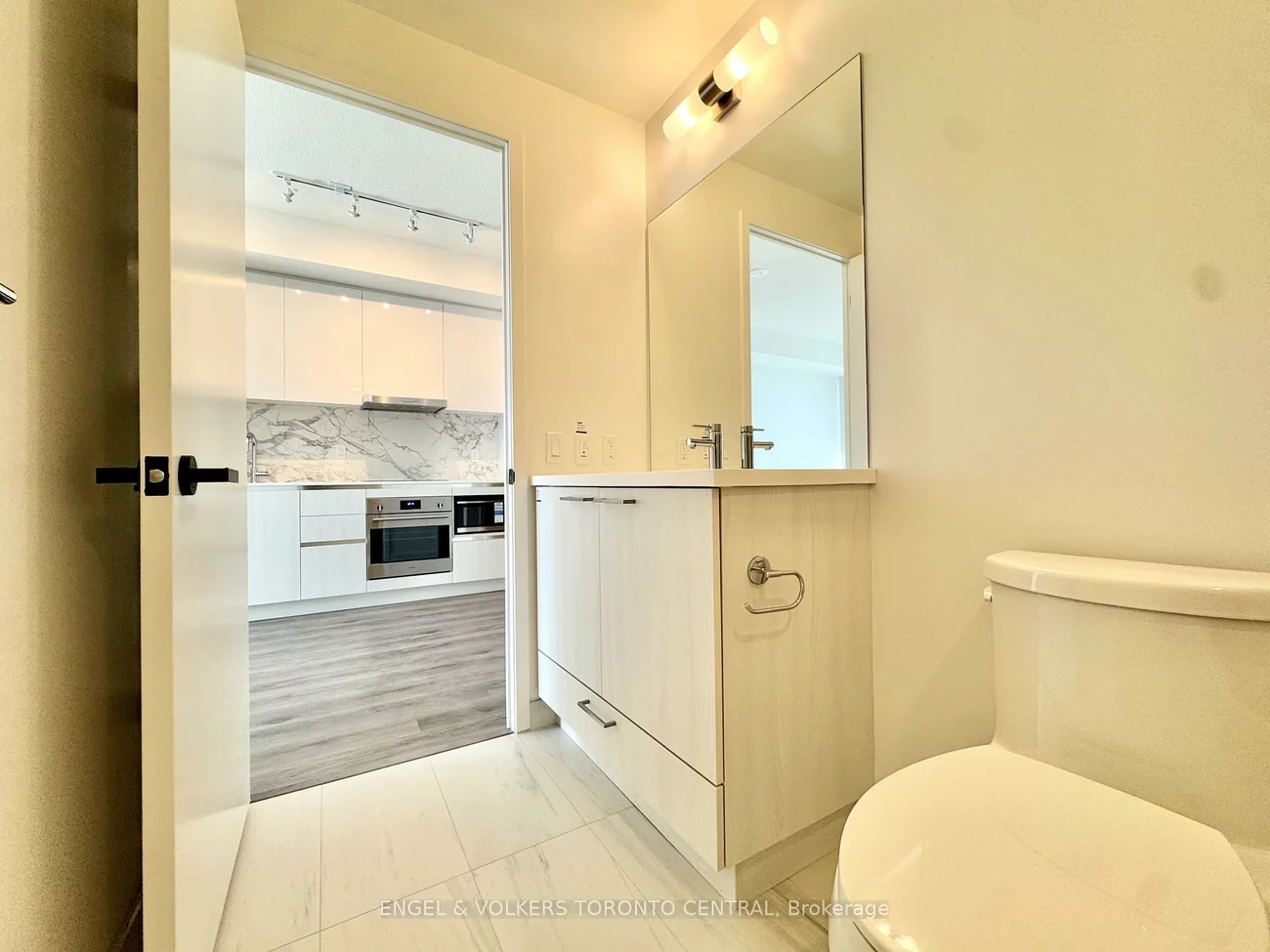 225, Commerce, Vaughan Corporate Centre, Vaughan