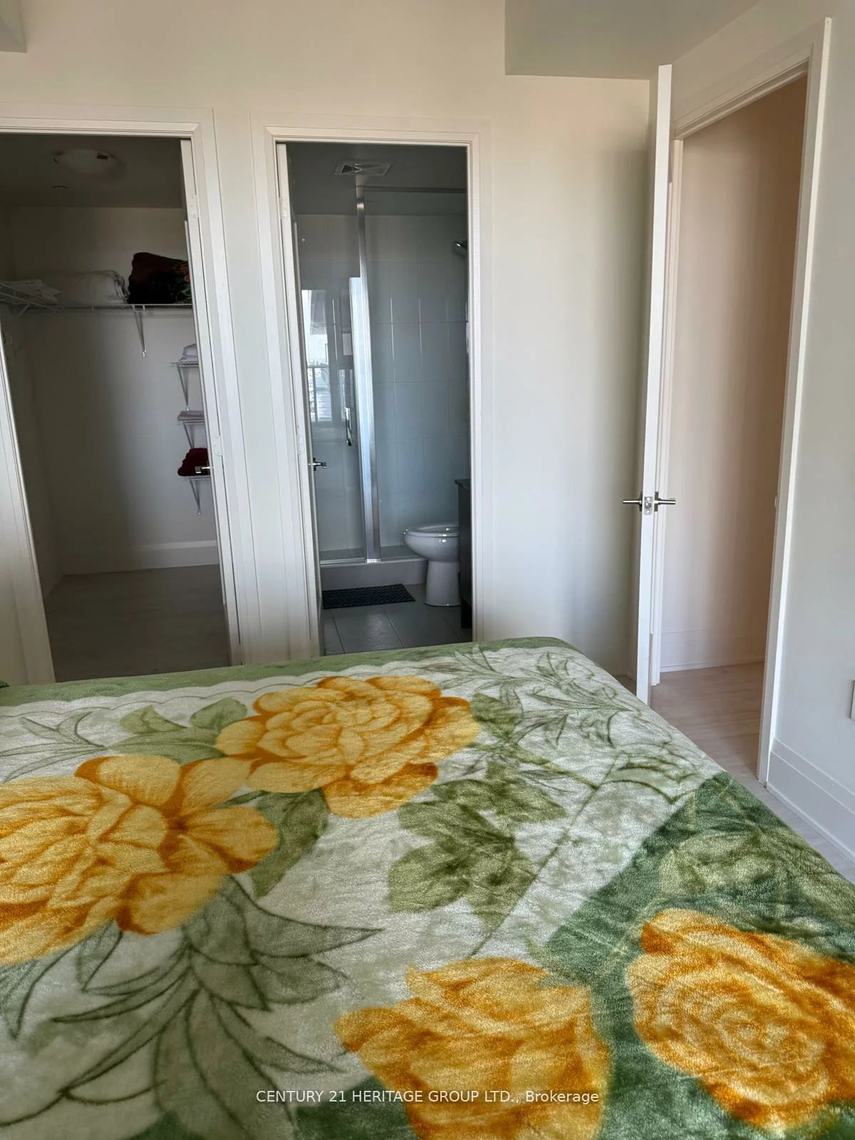 8960, Jane, Vellore Village, Vaughan