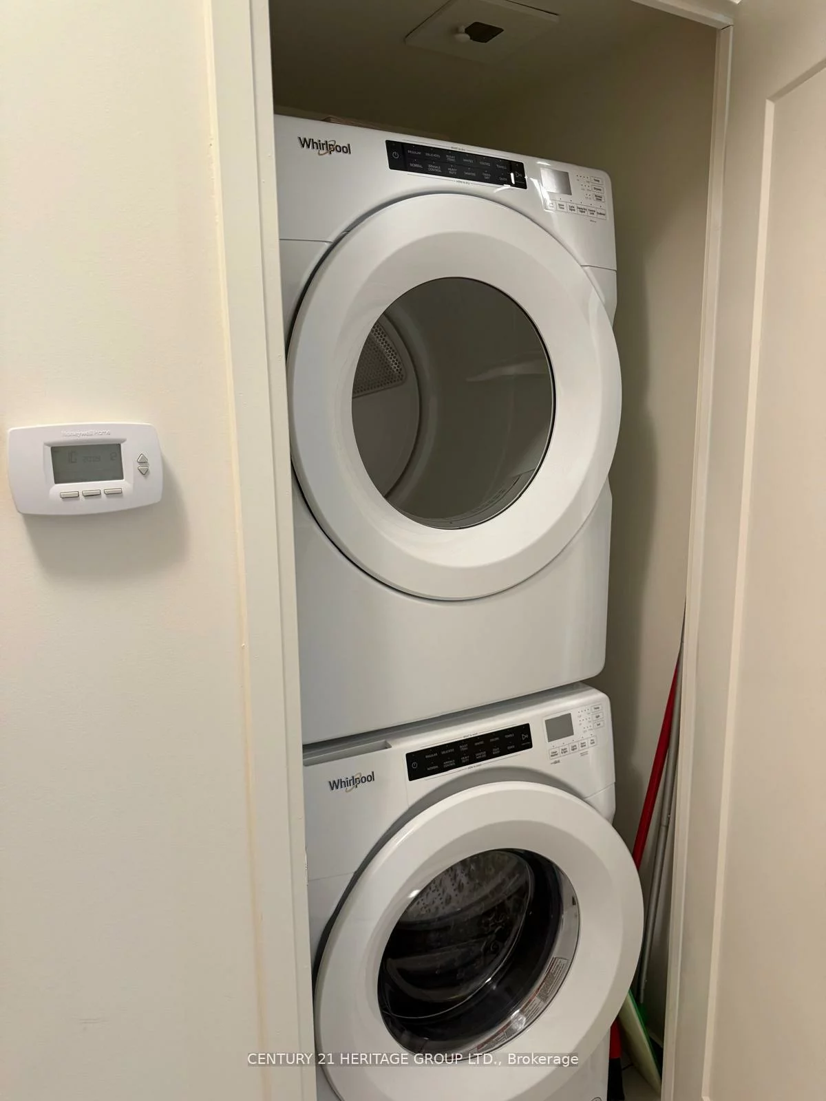 8960, Jane, Vellore Village, Vaughan