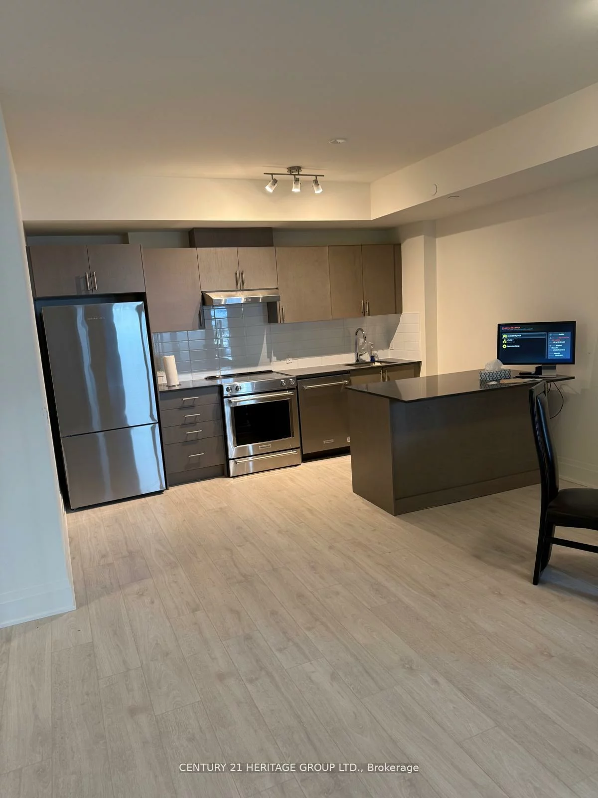 8960, Jane, Vellore Village, Vaughan
