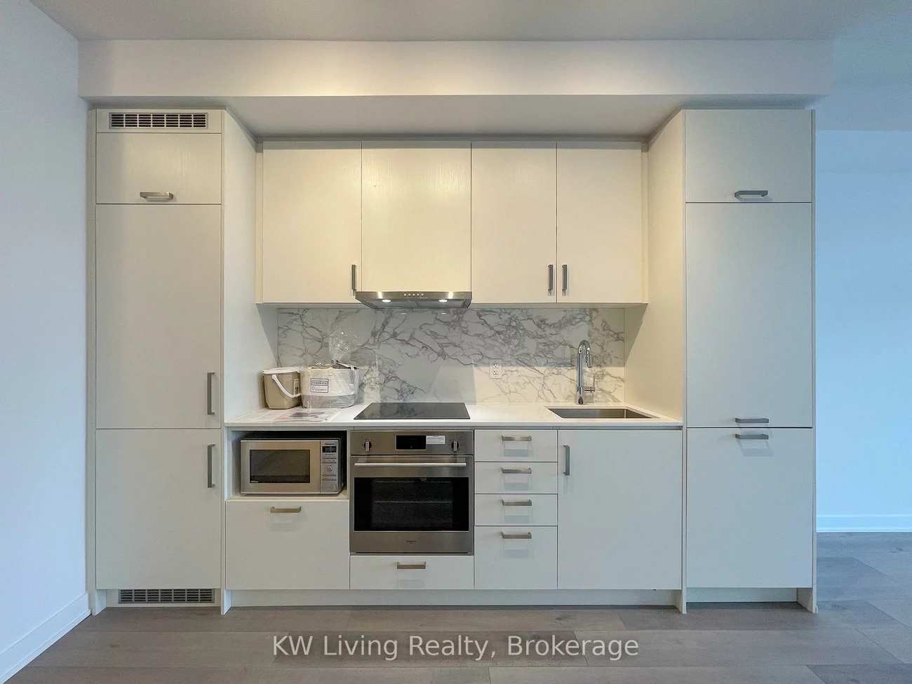 60, Honeycrisp, Vaughan Corporate Centre, Vaughan