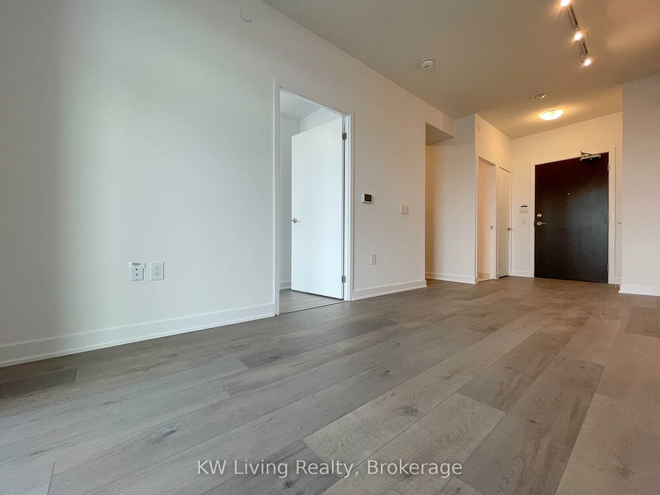 60, Honeycrisp, Vaughan Corporate Centre, Vaughan