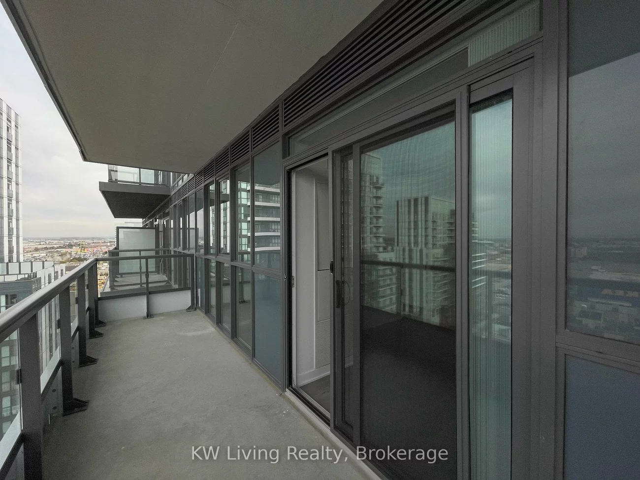 60, Honeycrisp, Vaughan Corporate Centre, Vaughan