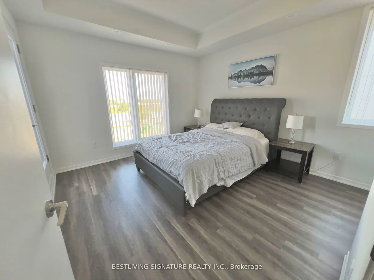 80, Honeycrisp, Vaughan Corporate Centre, Vaughan