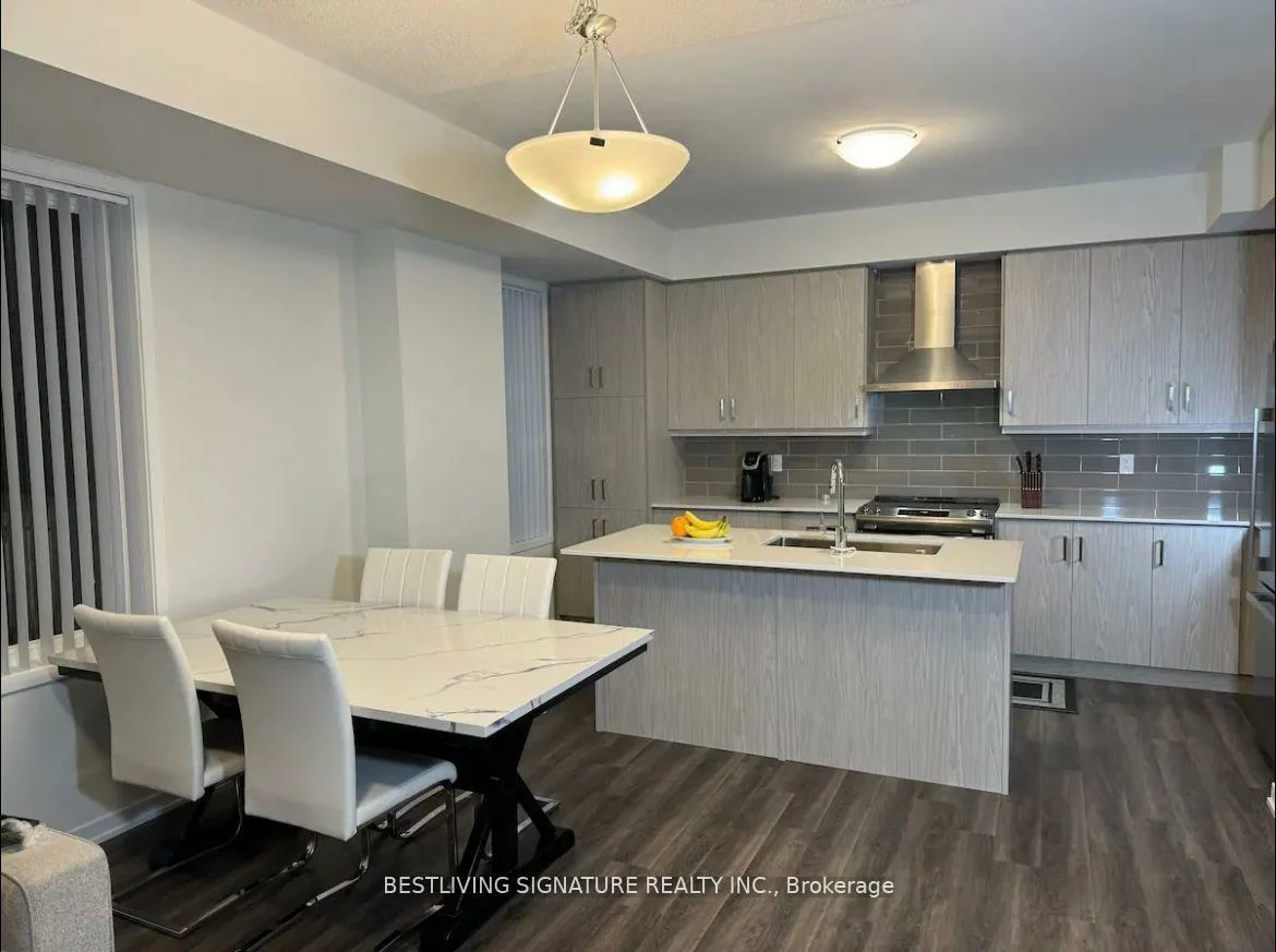 80, Honeycrisp, Vaughan Corporate Centre, Vaughan