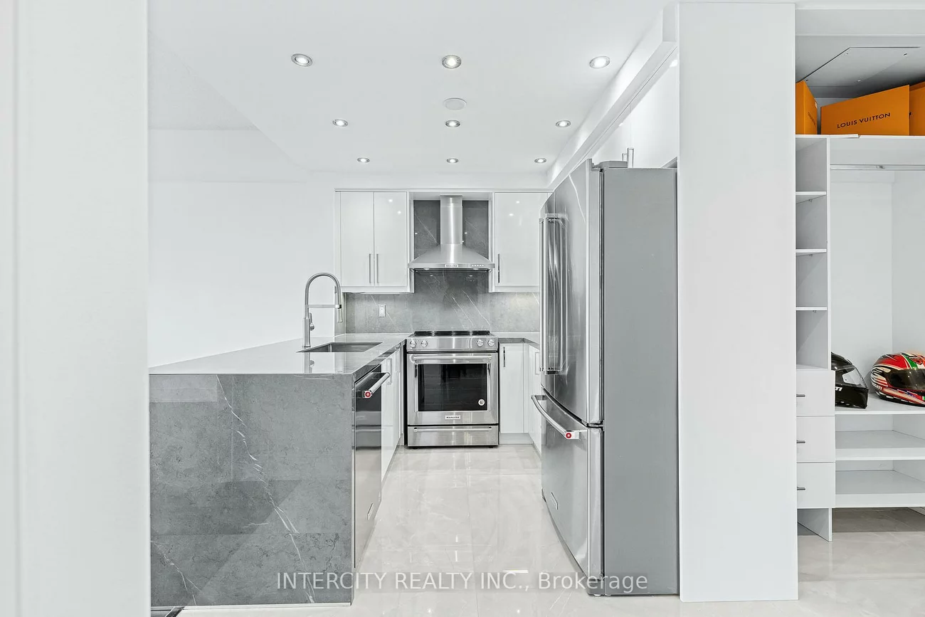 8, Maison Parc, Lakeview Estates, Vaughan
