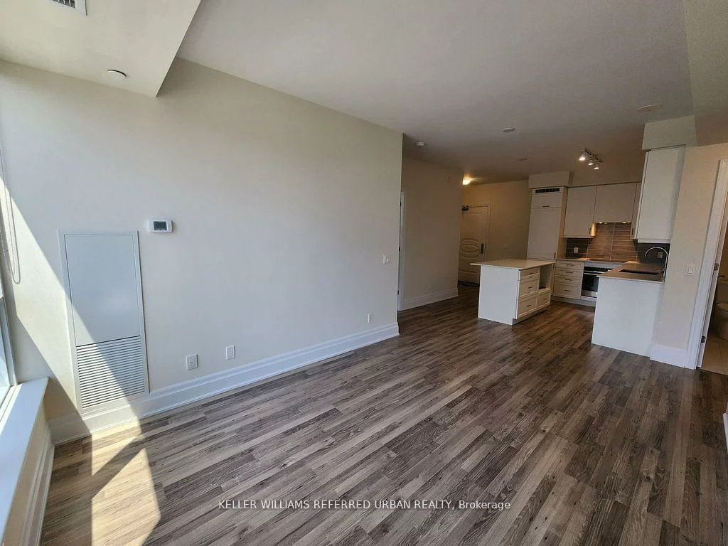 9075, Jane, Concord, Vaughan