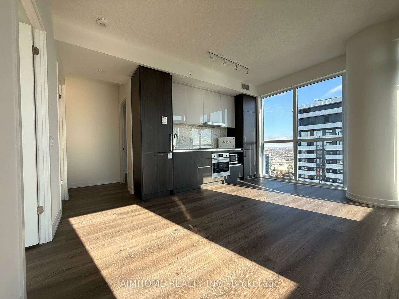 225, Commerce, Vaughan Corporate Centre, Vaughan