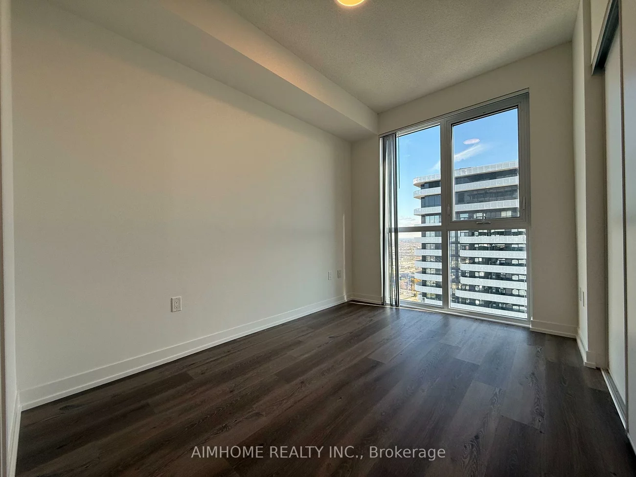 225, Commerce, Vaughan Corporate Centre, Vaughan