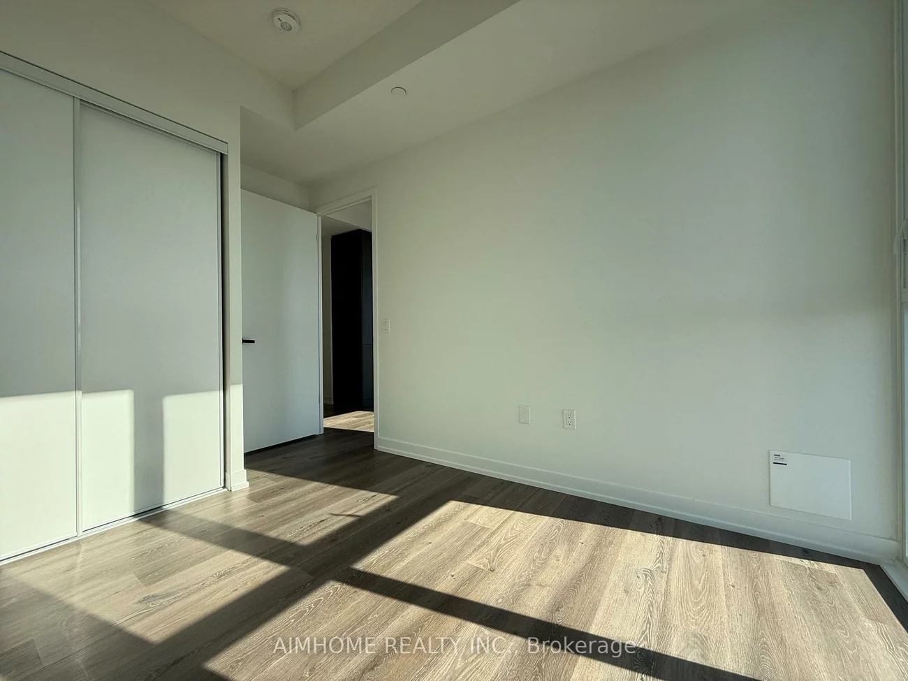 225, Commerce, Vaughan Corporate Centre, Vaughan