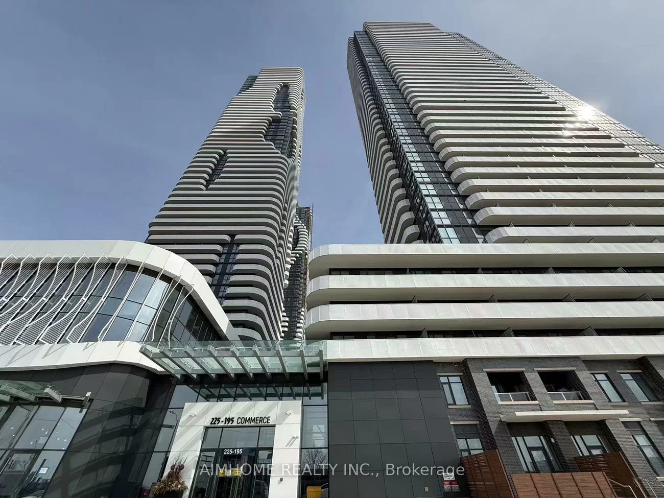 225, Commerce, Vaughan Corporate Centre, Vaughan