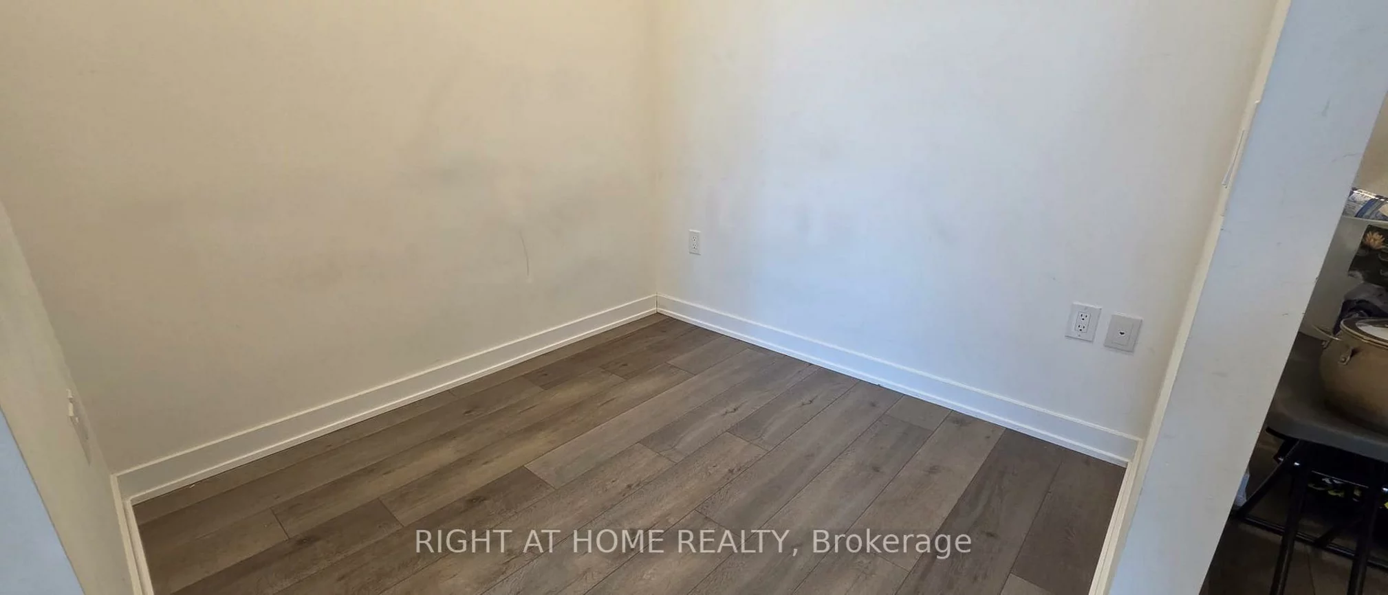 38, Honeycrisp, Vaughan Corporate Centre, Vaughan