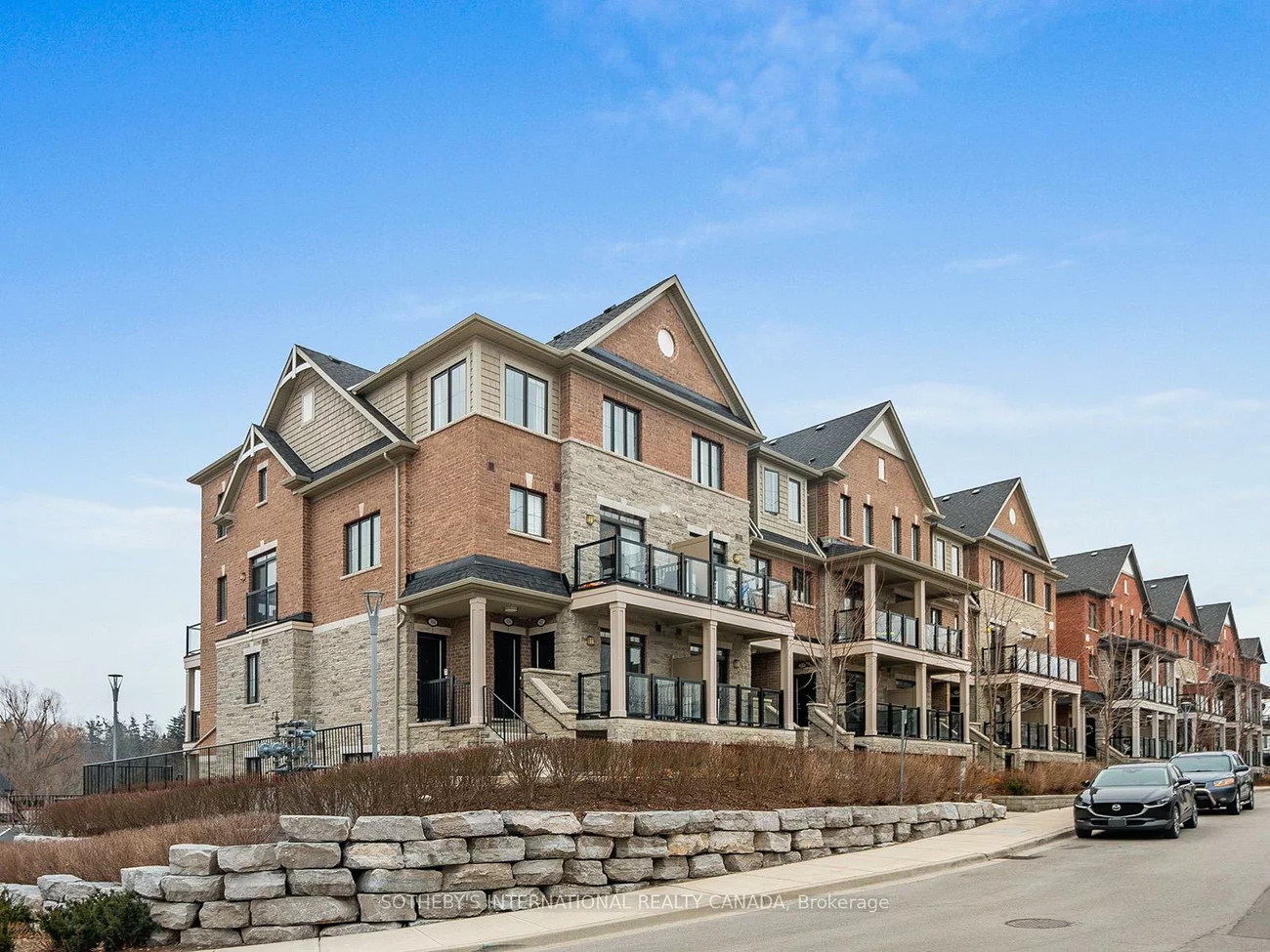 199, Pine Grove, Islington Woods, Vaughan