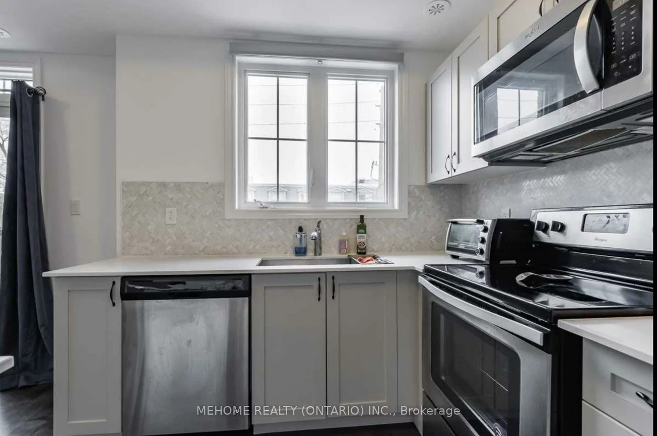 199, Pine Grove, Islington Woods, Vaughan